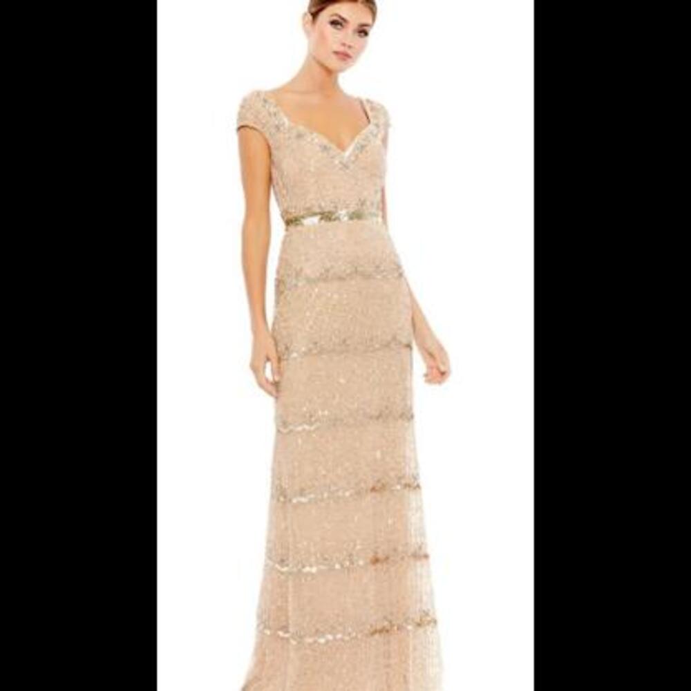 (8) Mac Duggal CAP SLEEVE EMBELLISHED COLUMN GOWN, Sz 10